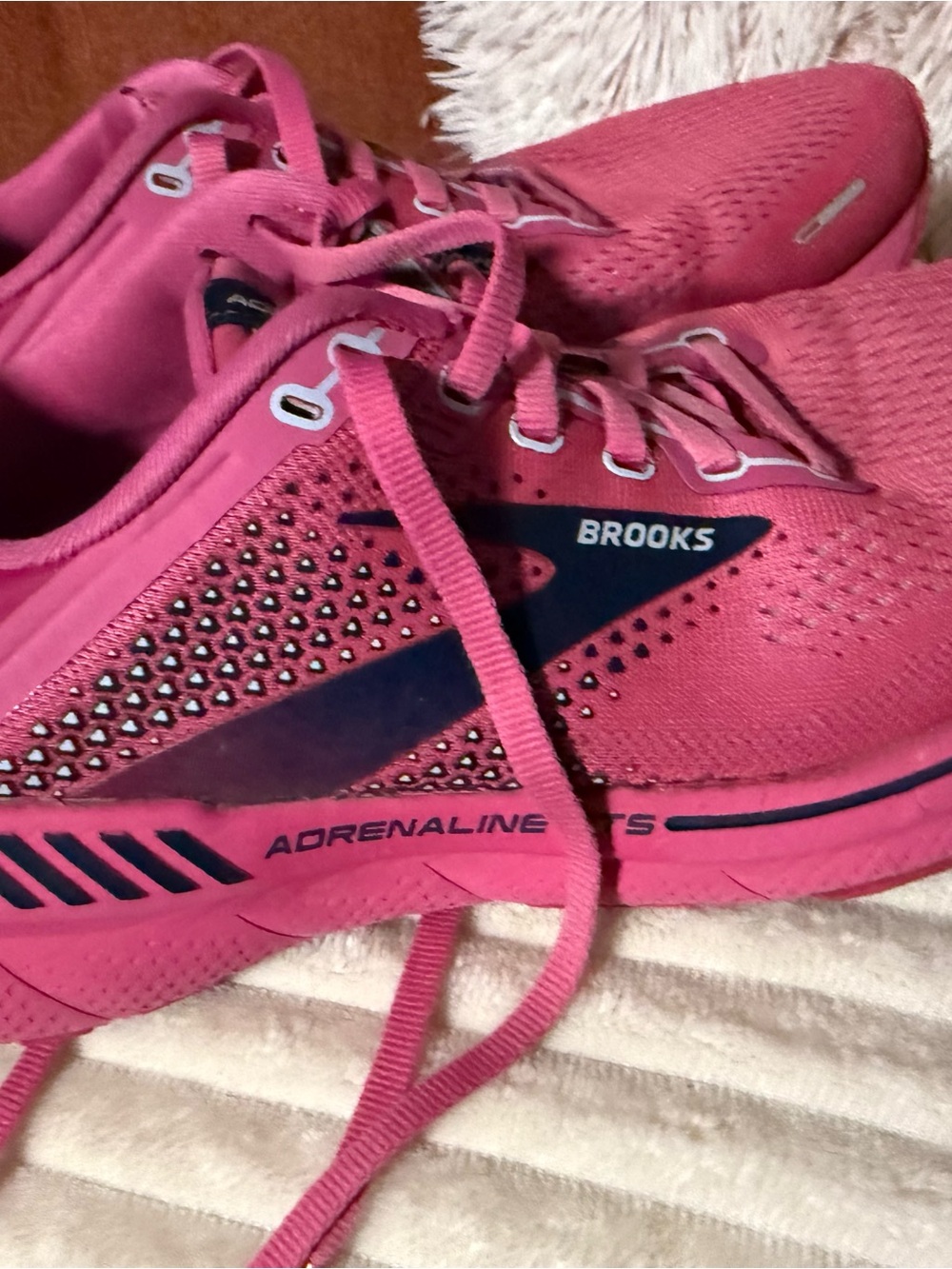 Brooks Adrenaline GTS 22 Women Shoe Size 9.5 Pink Road Run Walk Gym 1203531B684